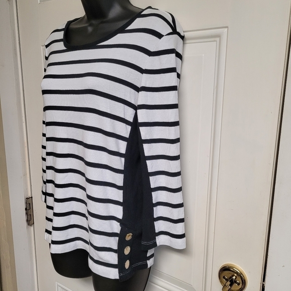 Tommy Hilfiger Black And White Striped Top NWOT - Picture 3 of 12